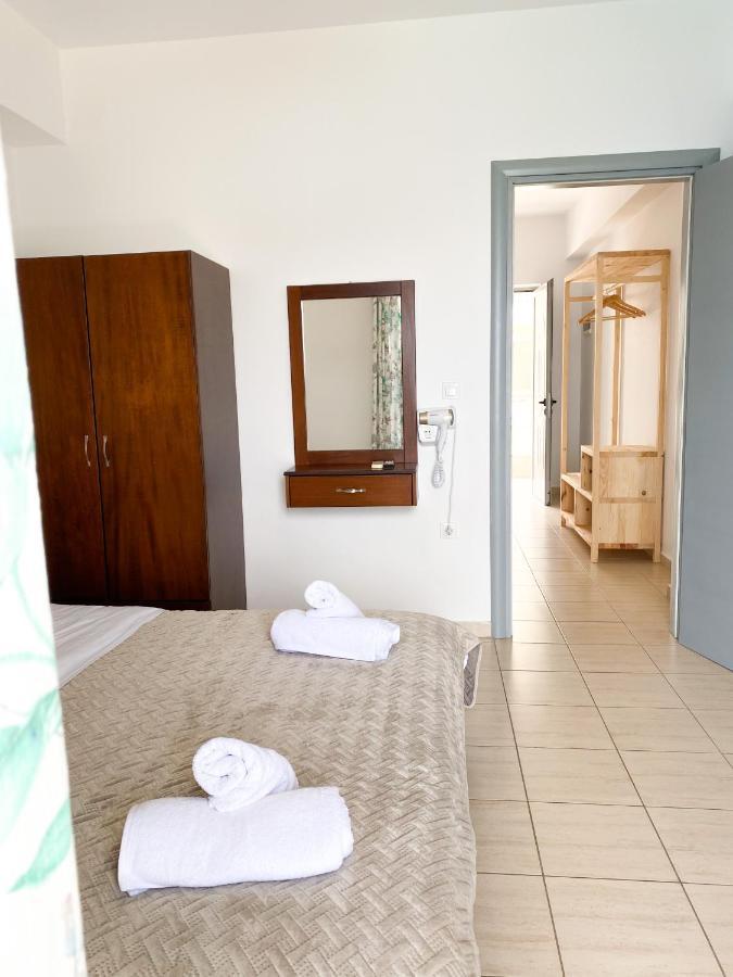Acta'S Rooms Himare Exterior photo