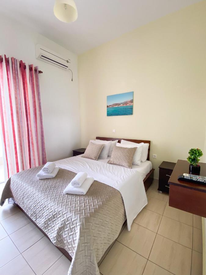 Acta'S Rooms Himare Exterior photo