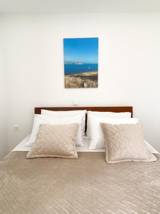 Acta'S Rooms Himare Exterior photo