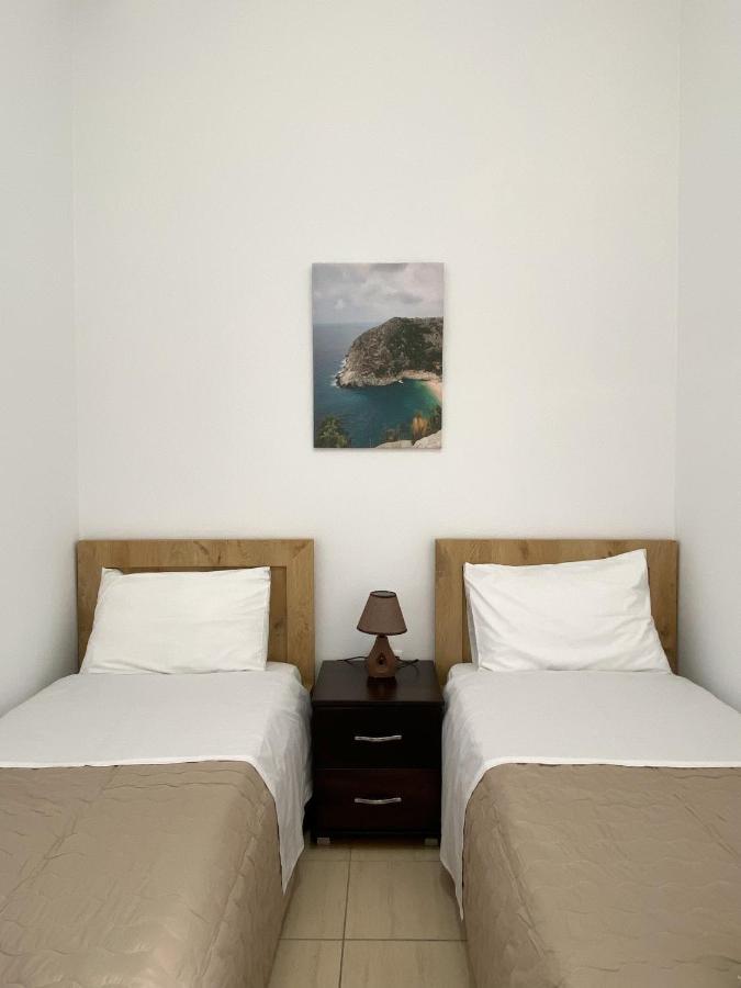 Acta'S Rooms Himare Exterior photo
