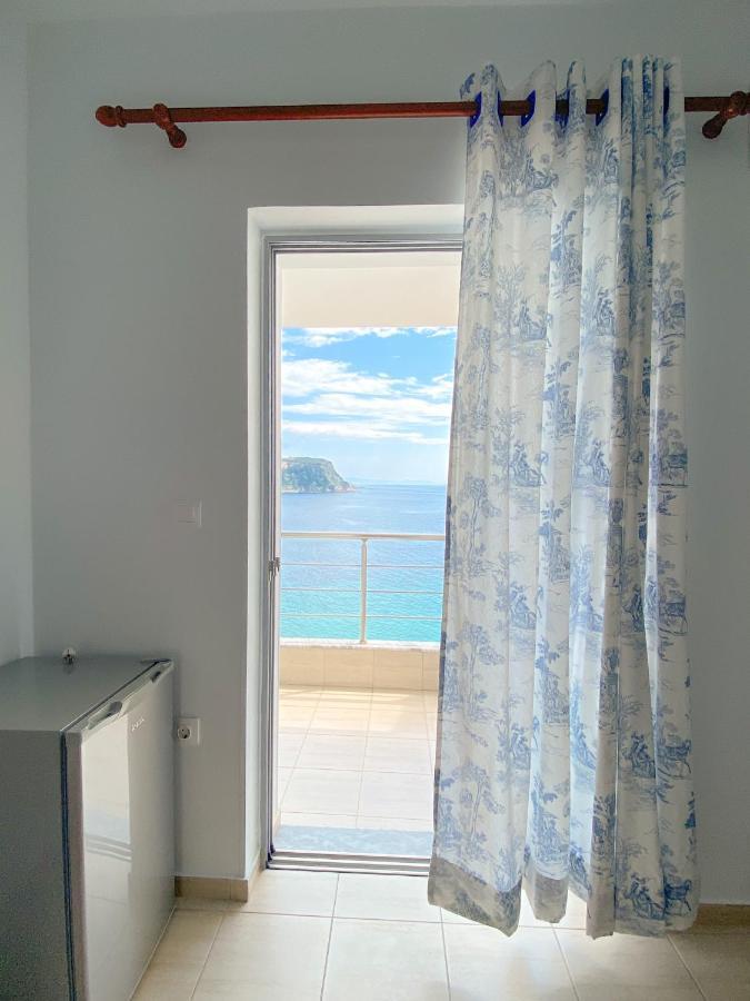 Acta'S Rooms Himare Exterior photo