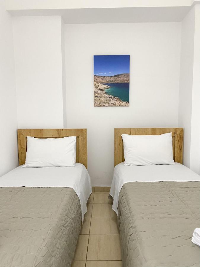 Acta'S Rooms Himare Exterior photo