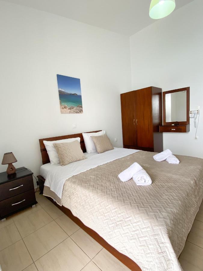 Acta'S Rooms Himare Exterior photo