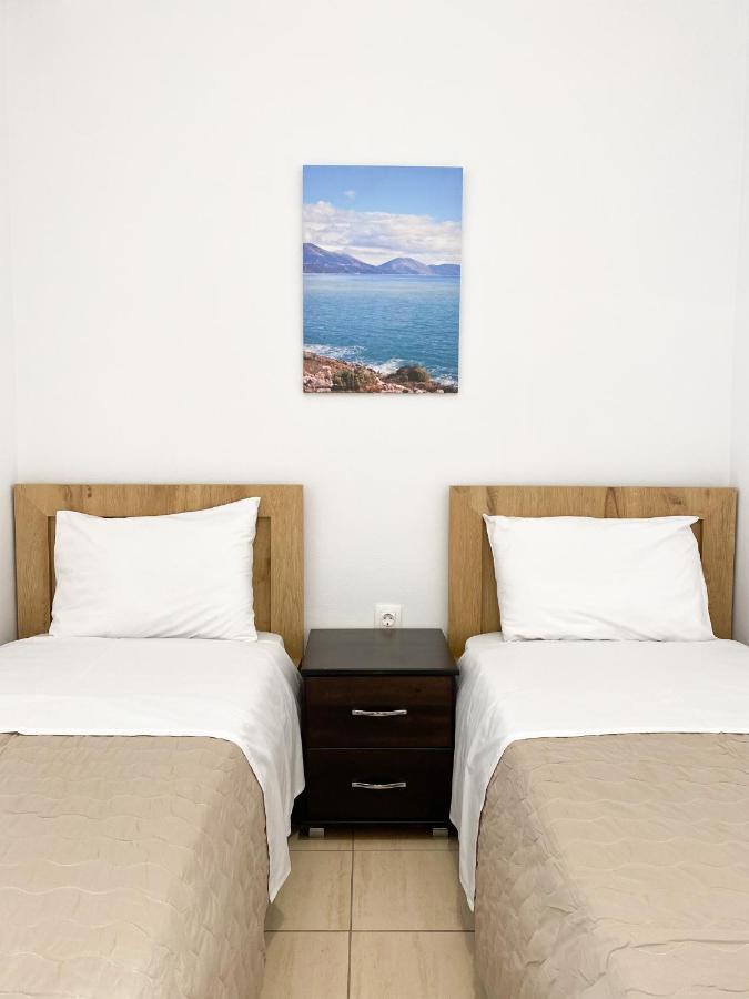 Acta'S Rooms Himare Exterior photo